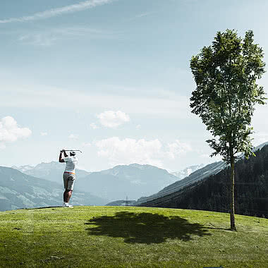 Golfspieler im Golfurlaub Österreich