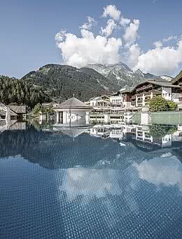 Sommer im 5 Sterne superior Wellnesshotel STOCK resort in Tirol / Finkenberg / Österreich