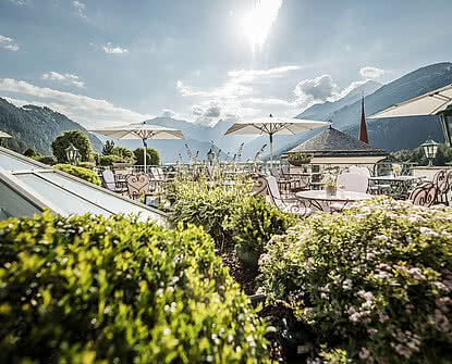 Sommer Terrasse im Luxushotel Zillertal STOCK resort